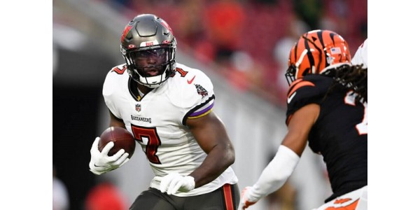 Leonard Fournette y Tampa Bay Buccaneers firman otro contrato de tres años